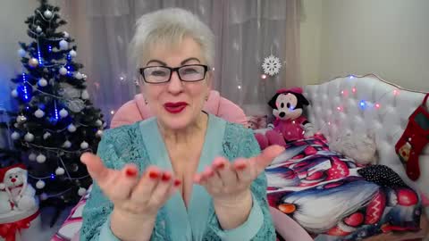 kaylesmoll online show from December 27, 2024, 1:43 am