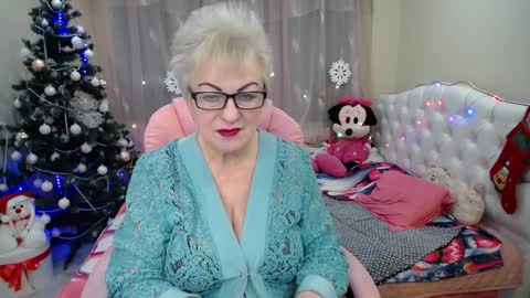 kaylesmoll online show from January 18, 2025, 5:41 am