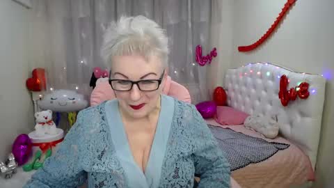 kaylesmoll online show from February 14, 2025, 11:53 pm
