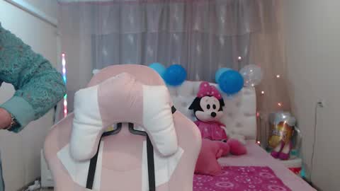 kaylesmoll online show from September 19, 2025, 6:30 pm