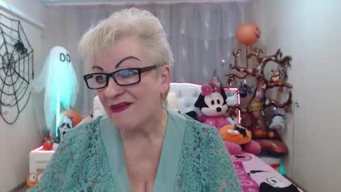kaylesmoll online show from October 21, 2025, 7:03 pm