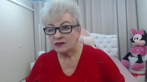 kaylesmoll online show from February 20, 2026, 7:58 pm