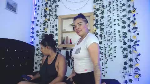 kaylie and dakota  online show from October 18, 2025, 2:07 pm