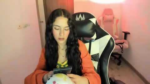 kaylie online show from December 4, 2025, 3:38 am