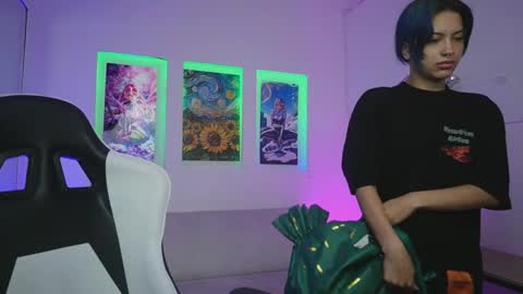 Kayra online show from October 30, 2025, 11:33 am