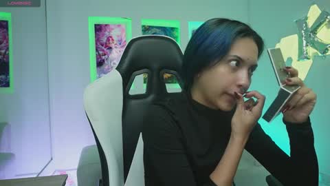 Kayra online show from December 4, 2025, 12:14 pm