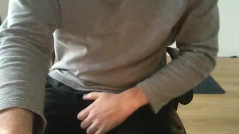 Snapshot of kaywolf89 chatting on February 17, 2025, 9:46 am Neon online show from February 17, 2025, 9:46 am