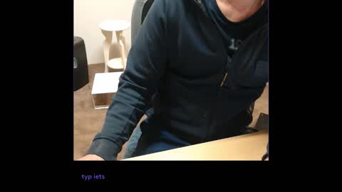 kcirt17225058 online show from December 1, 2025, 9:42 pm