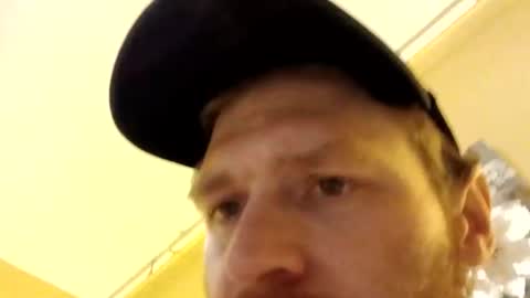 Snapshot of kdogluke chatting on December 2, 2025, 11:04 am kdogluke online show from December 2, 2025, 11:04 am