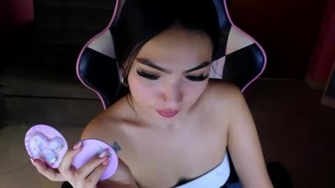 keeiity_moon online show from May 13, 2026, 1:30 pm