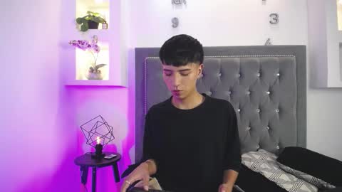 nico online show from February 5, 2026, 12:10 pm