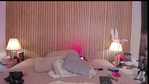 keeyla stone online show from January 11, 2026, 12:15 am