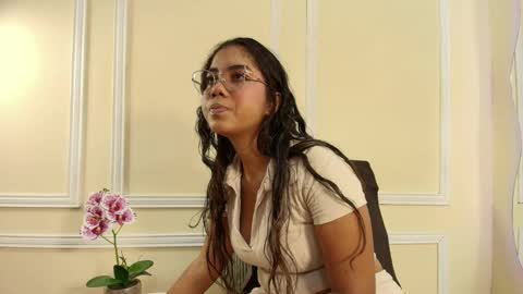 keila online show from September 25, 2025, 11:58 am