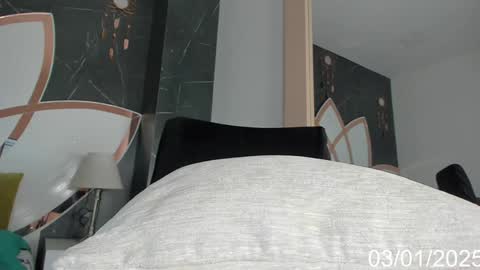 Keila  online show from January 3, 2025, 4:59 pm