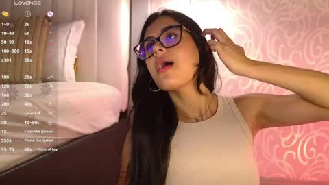 Snapshot of keilybennett chatting on May 17, 2026, 11:23 pm Keily Bennet online show from May 17, 2026, 11:23 pm