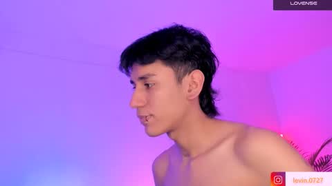 Alejandro Gonzalez online show from November 2, 2025, 3:20 am