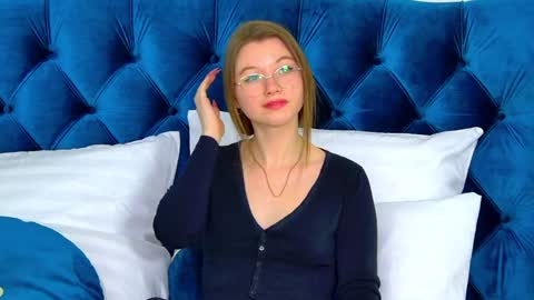 Keira online show from January 19, 2025, 3:29 am