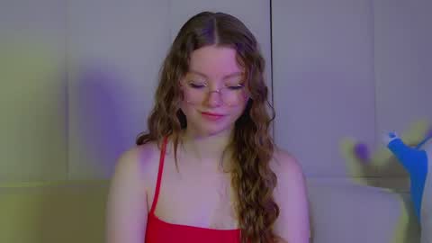 Keira online show from March 8, 2025, 6:10 am