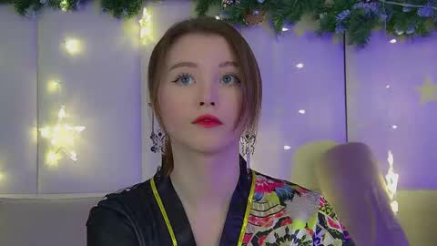 Keira online show from December 5, 2025, 6:48 pm