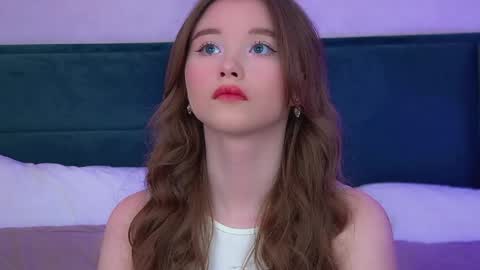 Keira online show from June 7, 2026, 6:17 am