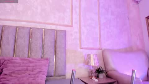 keirahartz online show from December 23, 2025, 3:59 am