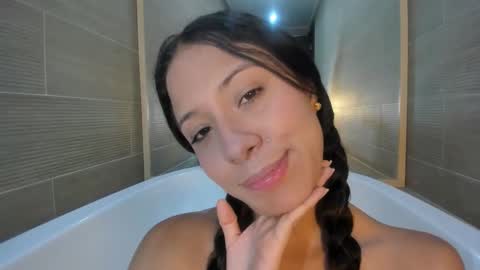 keiry_gonzalez11_aws online show from November 6, 2025, 2:34 am