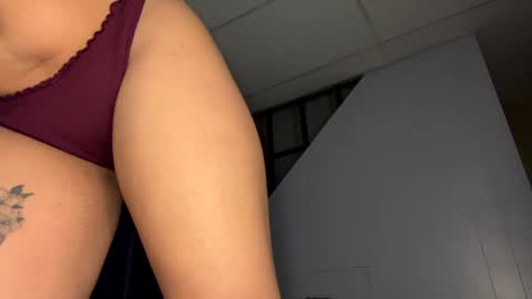 kelinax12 online show from January 7, 2025, 6:38 am