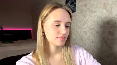 Sylvia online show from November 17, 2025, 8:09 am