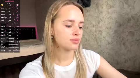 Sylvia online show from November 28, 2025, 8:17 am