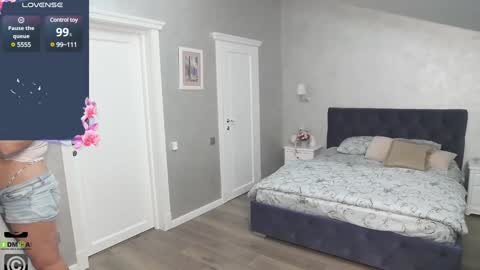 kellielowie online show from January 29, 2025, 8:04 pm