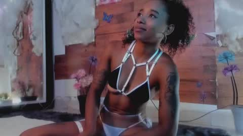 kelly__thomson online show from January 20, 2025, 1:18 am