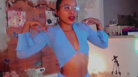 kelly__thomson online show from January 21, 2025, 9:46 pm