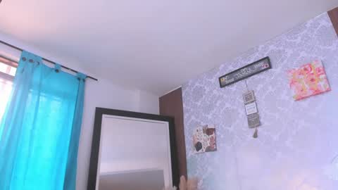 kelly__thomson online show from September 12, 2025, 7:36 pm