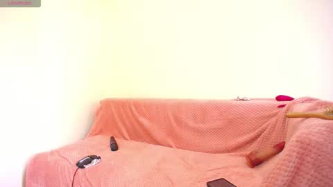 Snapshot of kelly_blue chatting on November 12, 2025, 7:57 pm Kelly online show from November 12, 2025, 7:57 pm