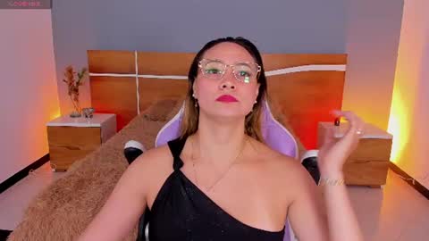 kelly_cute9 online show from June 29, 2026, 5:25 am