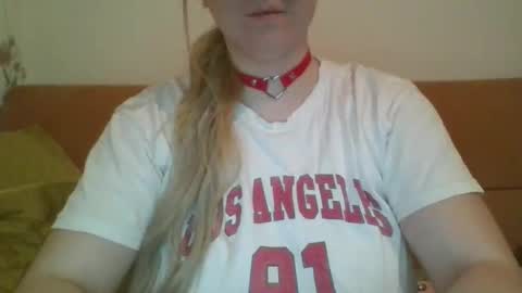 Snapshot of kelly_emmie chatting on January 31, 2026, 10:19 pm Emmie online show from January 31, 2026, 10:19 pm