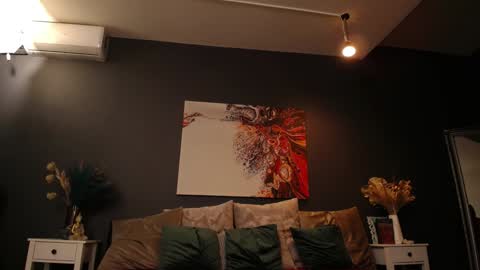 kelsikarterr online show from February 3, 2025, 5:07 am