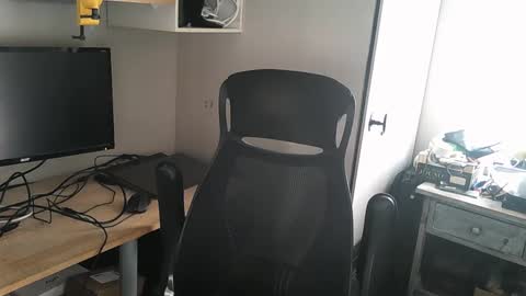 kelvin06133 online show from February 13, 2025, 10:44 am