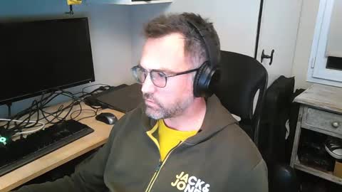 kelvin06133 online show from February 19, 2025, 11:14 pm