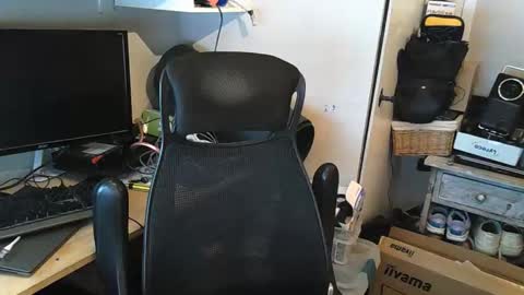 kelvin06133 online show from April 8, 2026, 9:04 pm