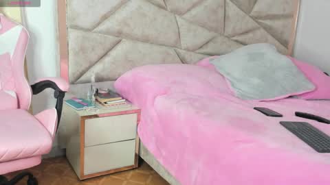 Snapshot of kendal_hot1 chatting on October 2, 2025, 10:55 am Aleja3 online show from October 2, 2025, 10:55 am