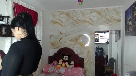 kendall  online show from November 3, 2025, 4:14 am