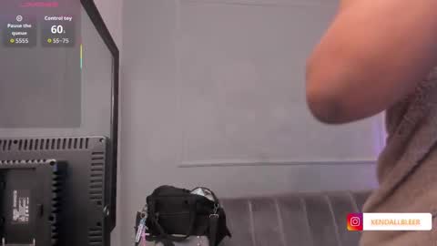 kendallbleer online show from October 13, 2025, 11:43 am