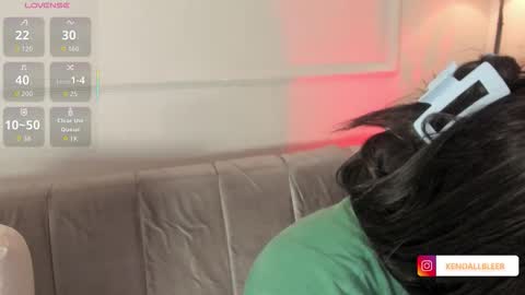 kendallbleer online show from December 3, 2025, 11:41 am