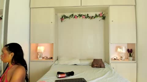 Kendal online show from February 20, 2026, 1:00 pm