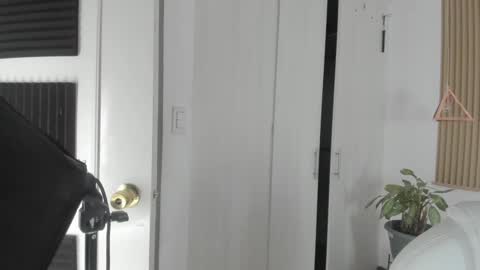 Kendall  online show from October 3, 2025, 2:36 pm