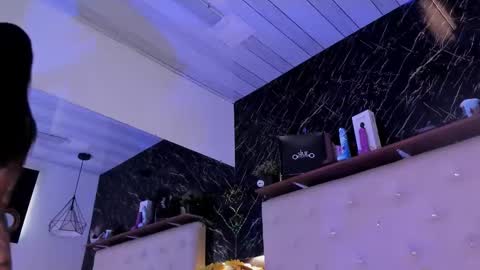 Kendall online show from January 18, 2026, 2:43 pm