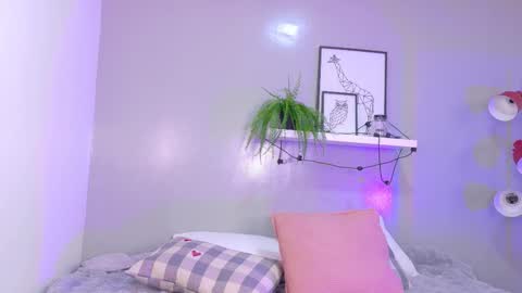   online show from October 24, 2025, 10:11 am