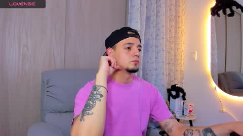 kendel_dimitri online show from October 24, 2025, 4:31 am