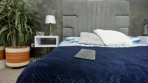 Kendra London online show from April 4, 2026, 7:33 pm